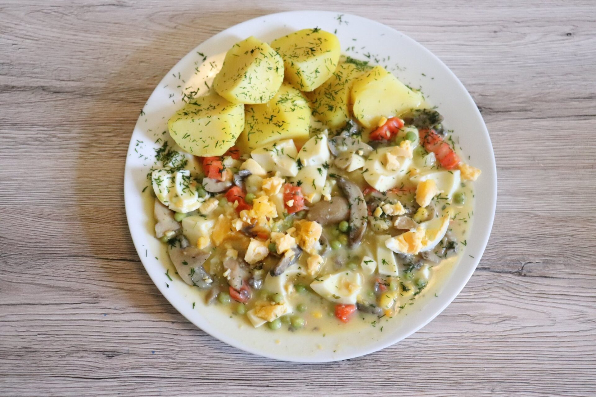 Omas Geheimrezept: Eier in Senfsoße – Einfach &amp; Köstlich! - Raumzeit Info